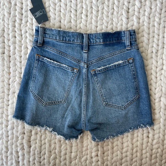 Abercrombie “The Mom Short” denim shorts - Picture 2 of 2